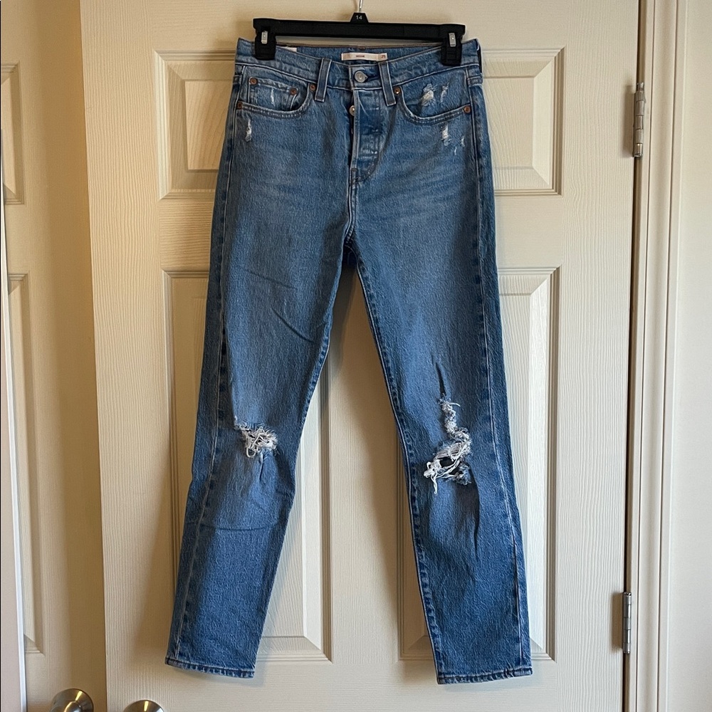 Levi’s wedgie medium wash straight jeans